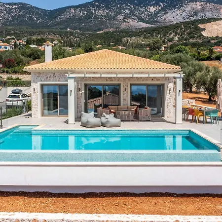 Pangea Irene Villa *