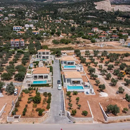 Βίλα Pangea Irene Τραπεζάκι