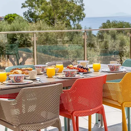 Pangea Irene 트라페자키